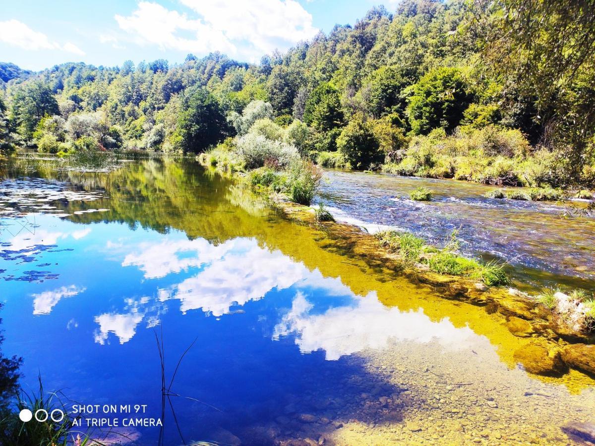 Smaragd River Near Rastoke & Plitvice Lakes