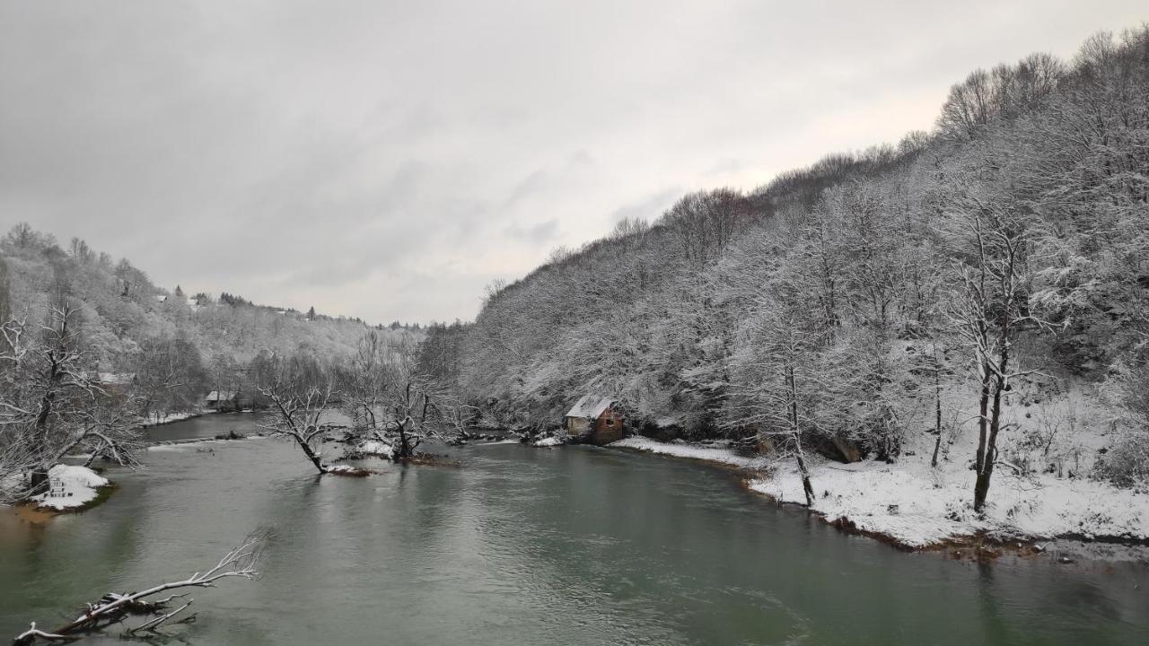 Smaragd River Near Rastoke & Plitvice Lakes * Slunj